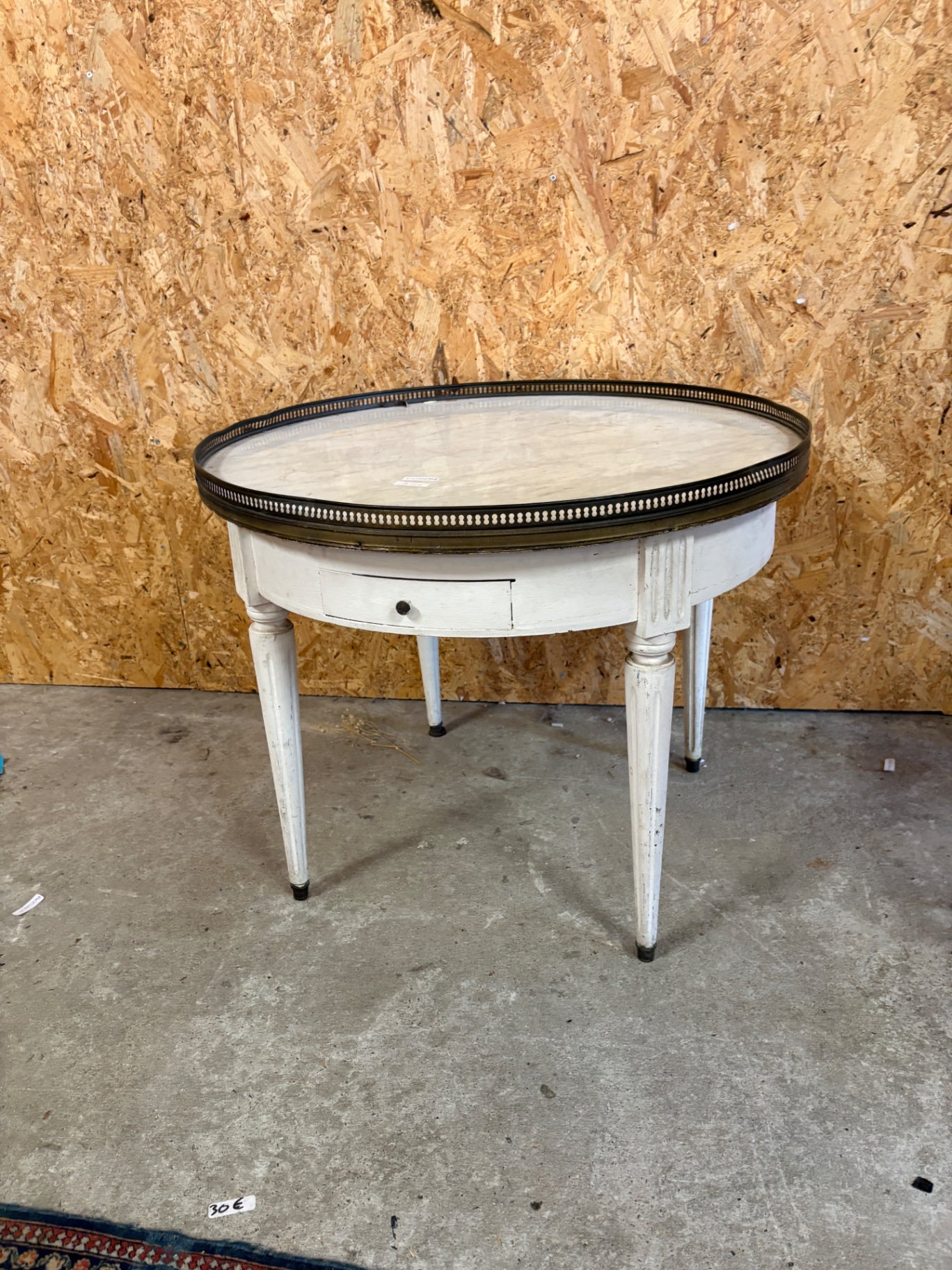 Table bouillotte style Napoléon III, plateau marbre et galerie laiton